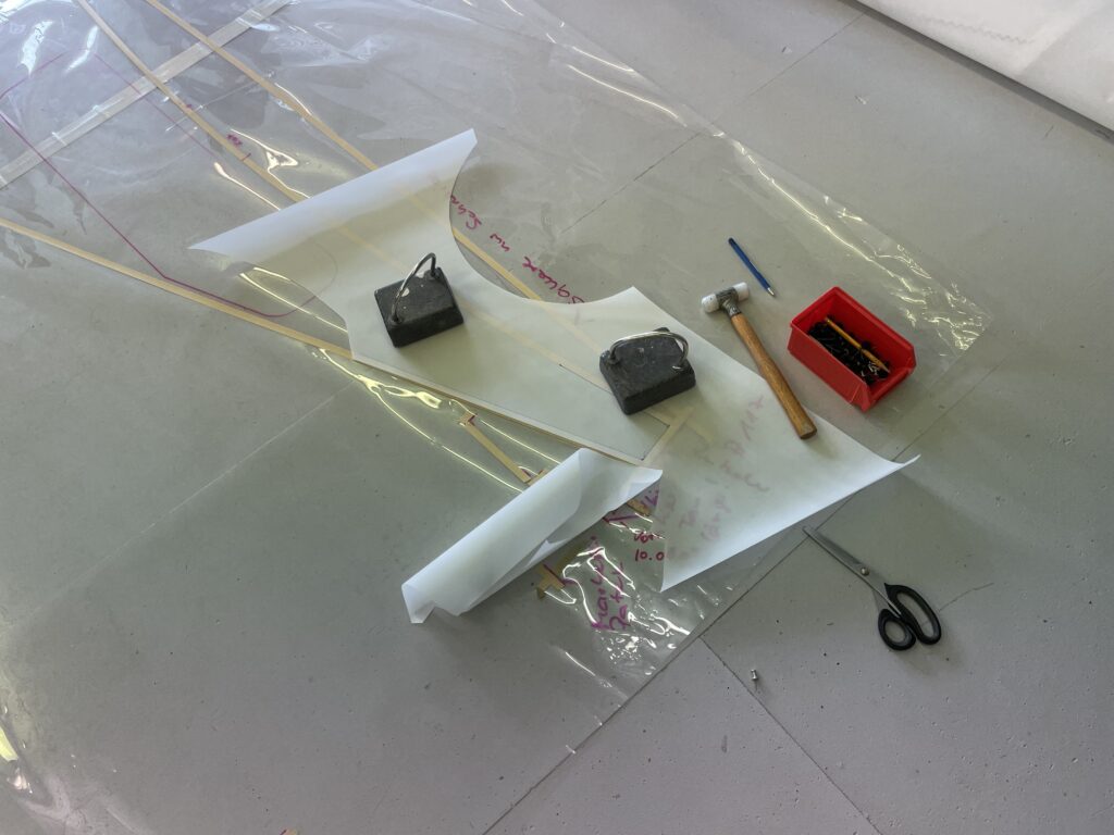 klassische Herstellung eines Segels mit HIlfe von Schablonen